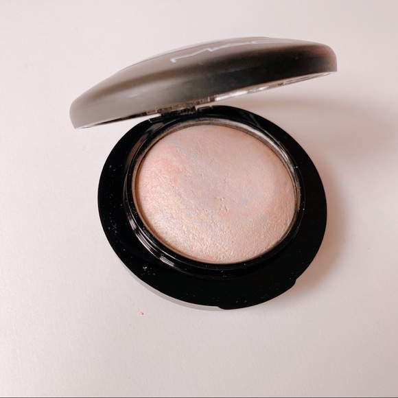 MAC Lightscapade - Picture 6 of 6